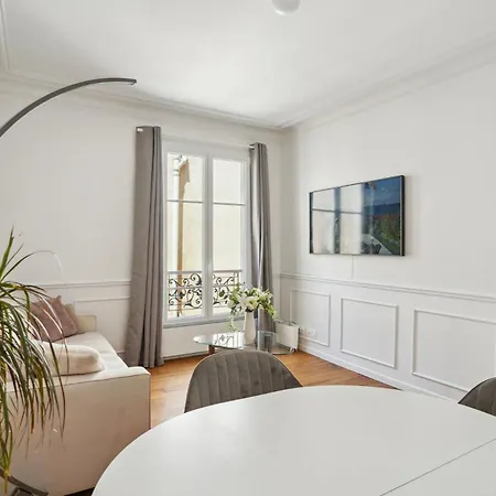 Le Xvie Chic - * Paris